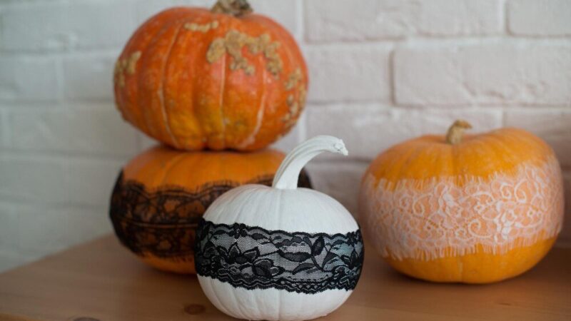 Dekoracje z dyni przed domem: 15 inspirujących pomysłów