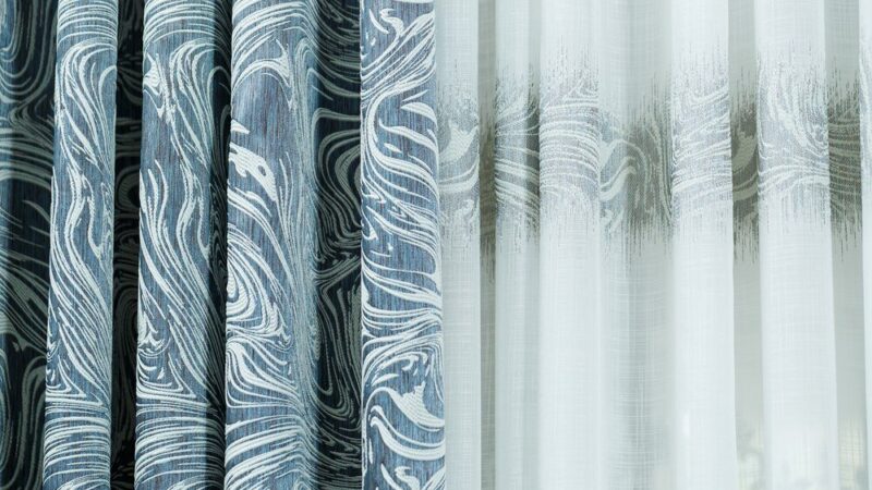 Kotary zamiast drzwi – jak wybrać stylowe i praktyczne rozwiązania