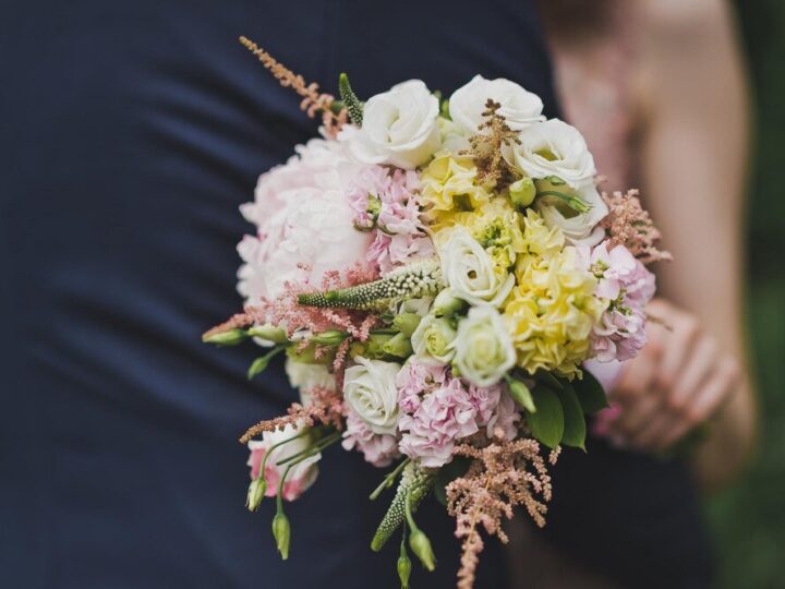 Czy do ślubu cywilnego trzeba mieć bukiet i jakie wybrać kwiaty?