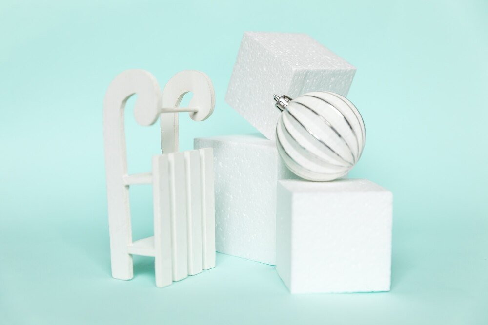 Czym pomalować styropianowe ozdoby, aby wyglądały jak nowe?