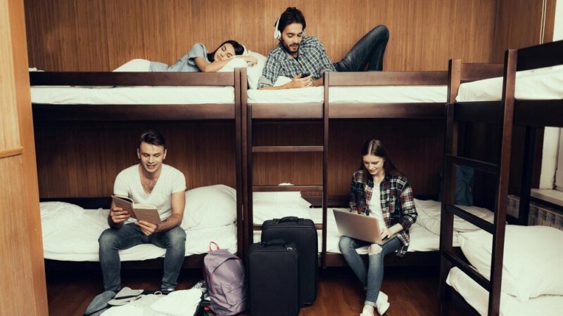 Czym się różni hostel od hotelu – najważniejsze różnice dla gości