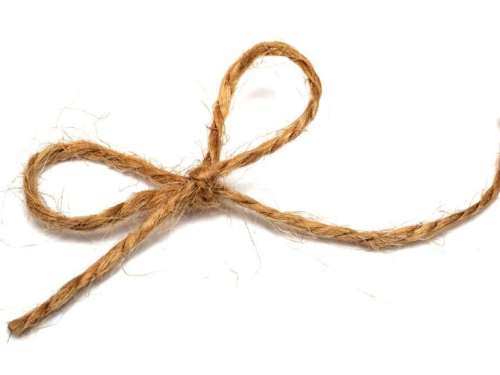 Dekoracje ze sznurka jutowego – pomysły na rustykalne dodatki