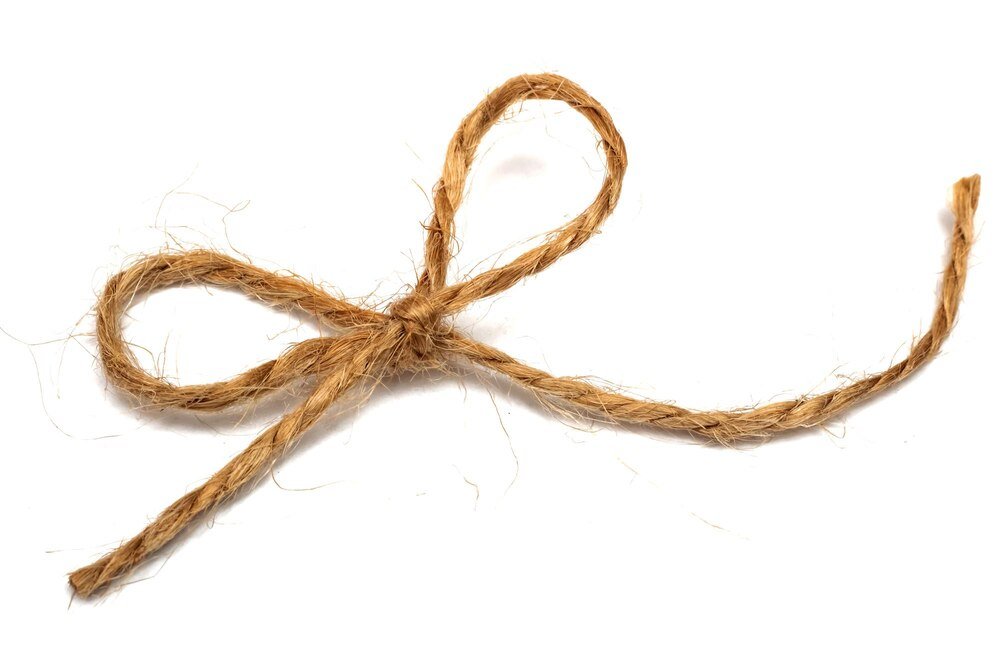 Dekoracje ze sznurka jutowego – pomysły na rustykalne dodatki