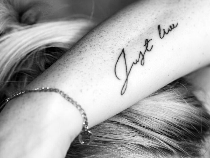 Delikatne tatuaże damskie – subtelne wzory z znaczeniem