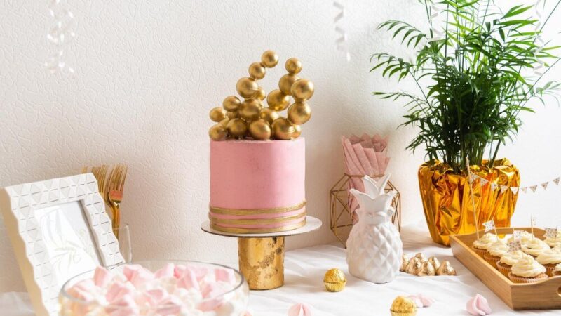Jak udekorować stół na 50 urodziny – pomysły i inspiracje