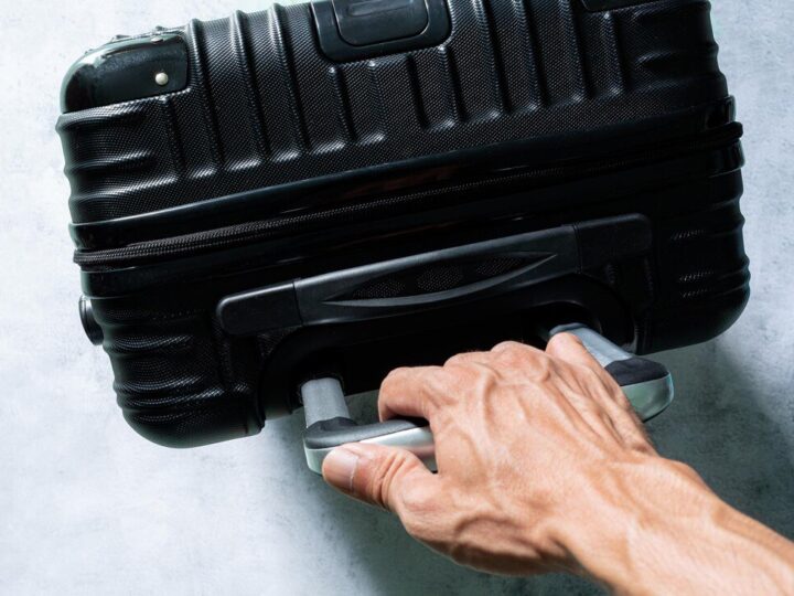 Naprawa zamka w walizce – krok po kroku w domu